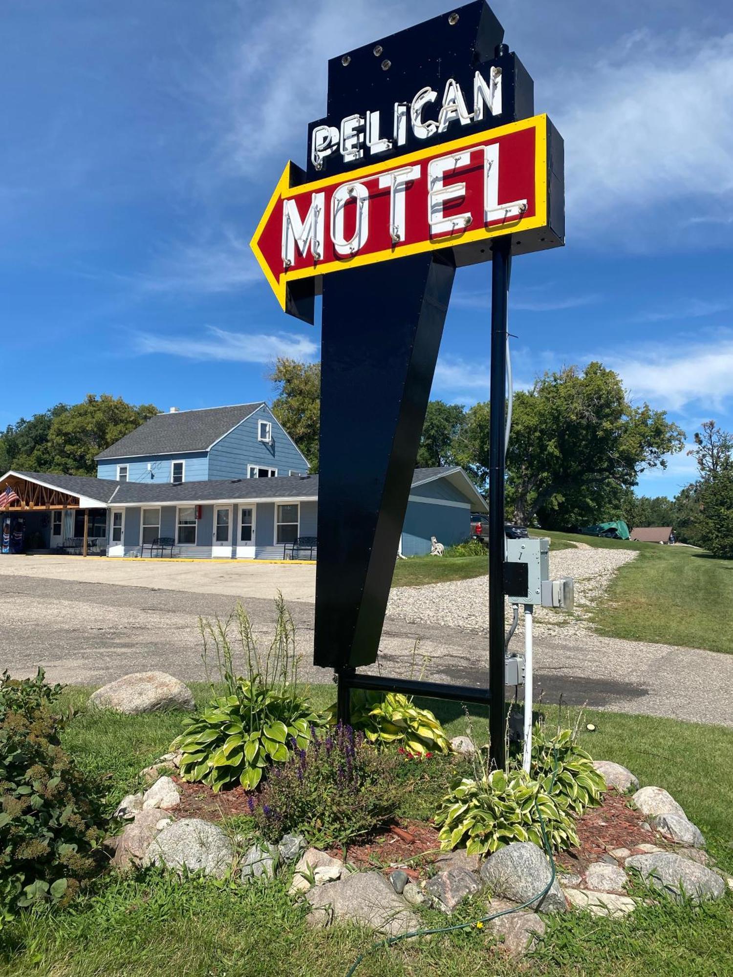 Pelican Motel Pelican Rapids Eksteriør bilde